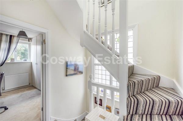 Holmwood Grove, Mill Hill